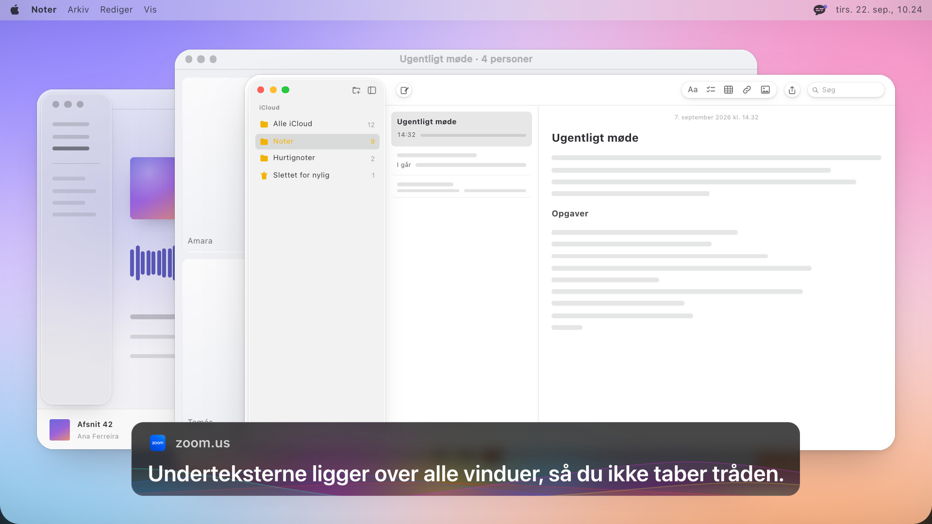 Appen Noter foran et videoopkald, med undertekstboksen over begge og teksten: Underteksterne ligger over alle vinduer, så du ikke taber tråden