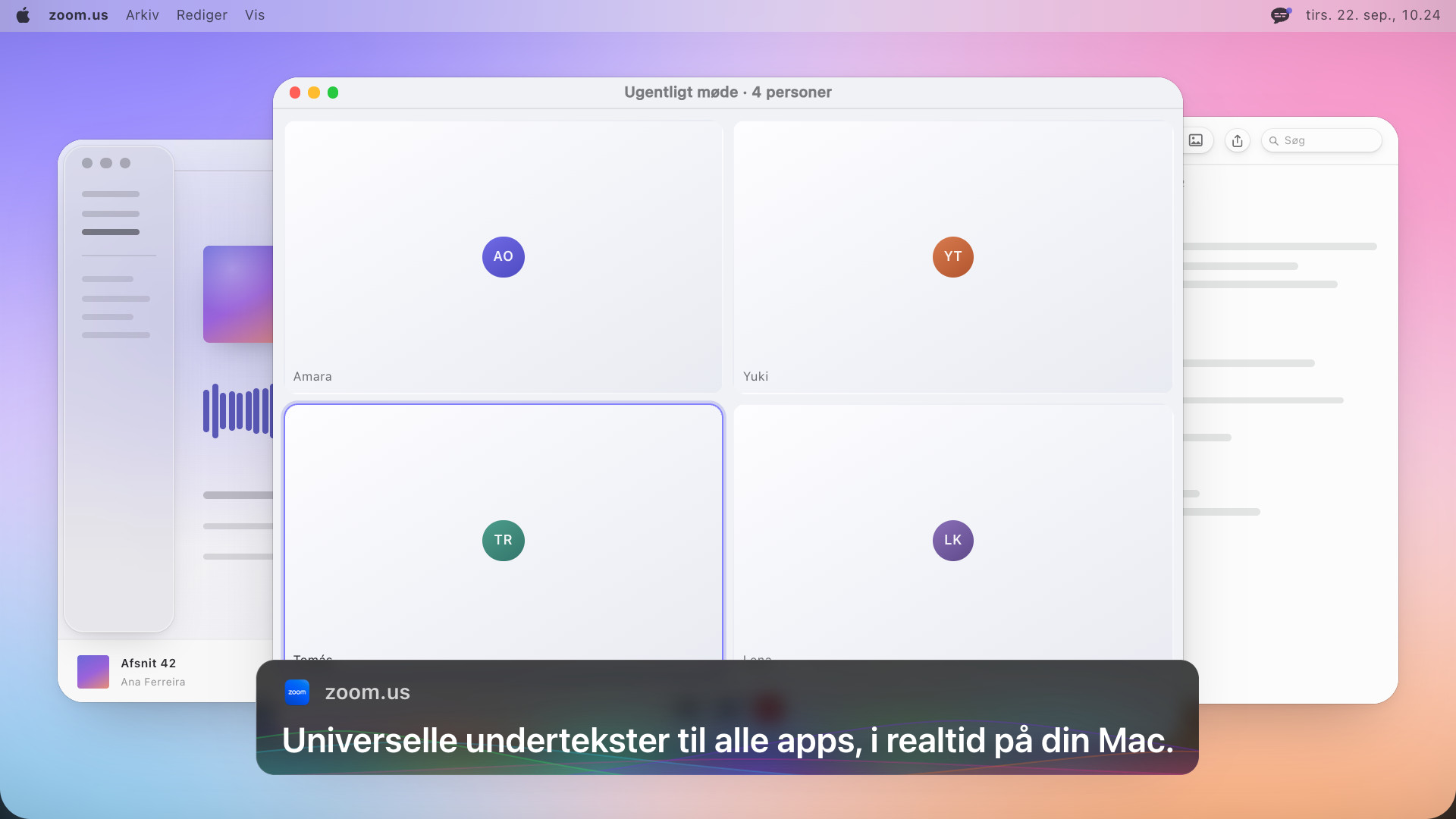 Et videoopkald med fire personer og en undertekstboks under det med teksten: Universelle undertekster til alle apps, i realtid på din Mac