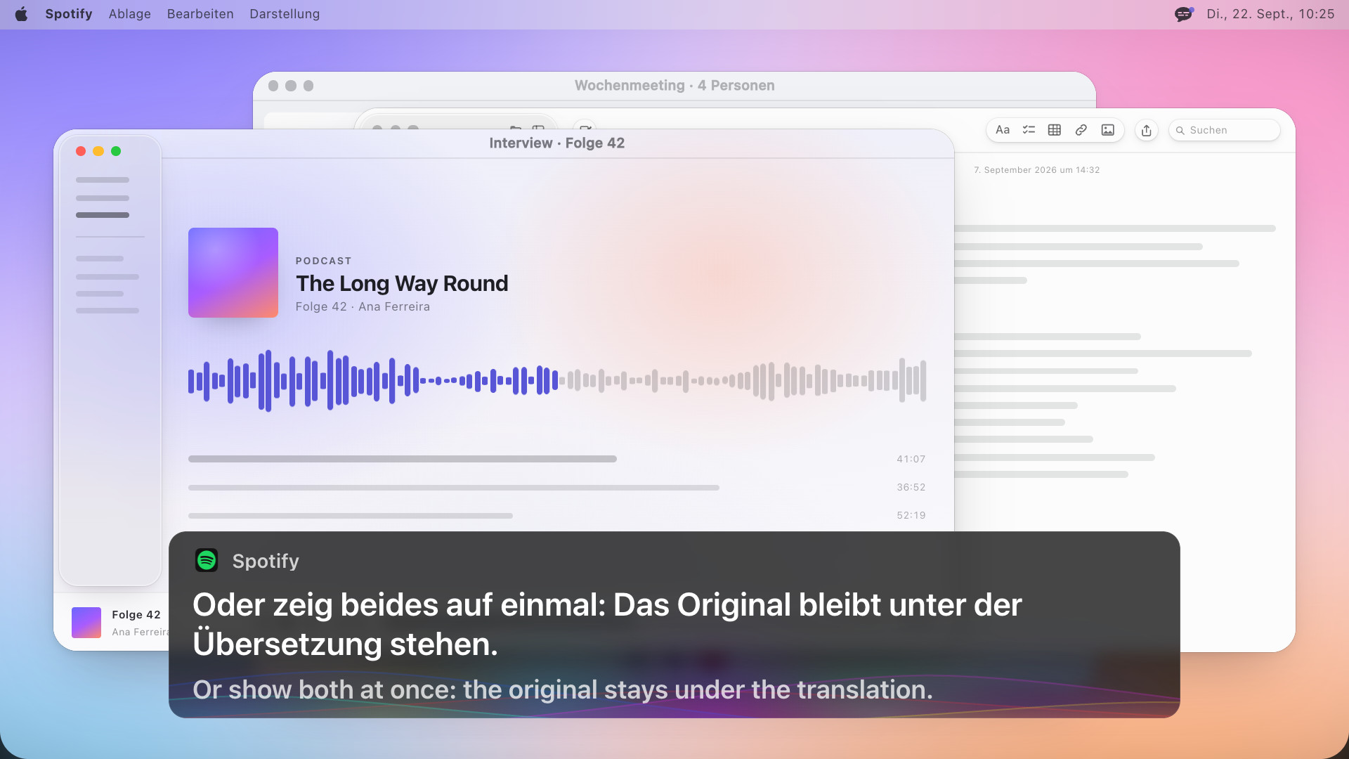 Ein Podcast-Player mit einem Untertitelfeld in zwei Sprachen: Or show both at once: the original stays under the translation, und darunter das spanische Original: O muestra los dos a la vez: el original se queda debajo de la traducción