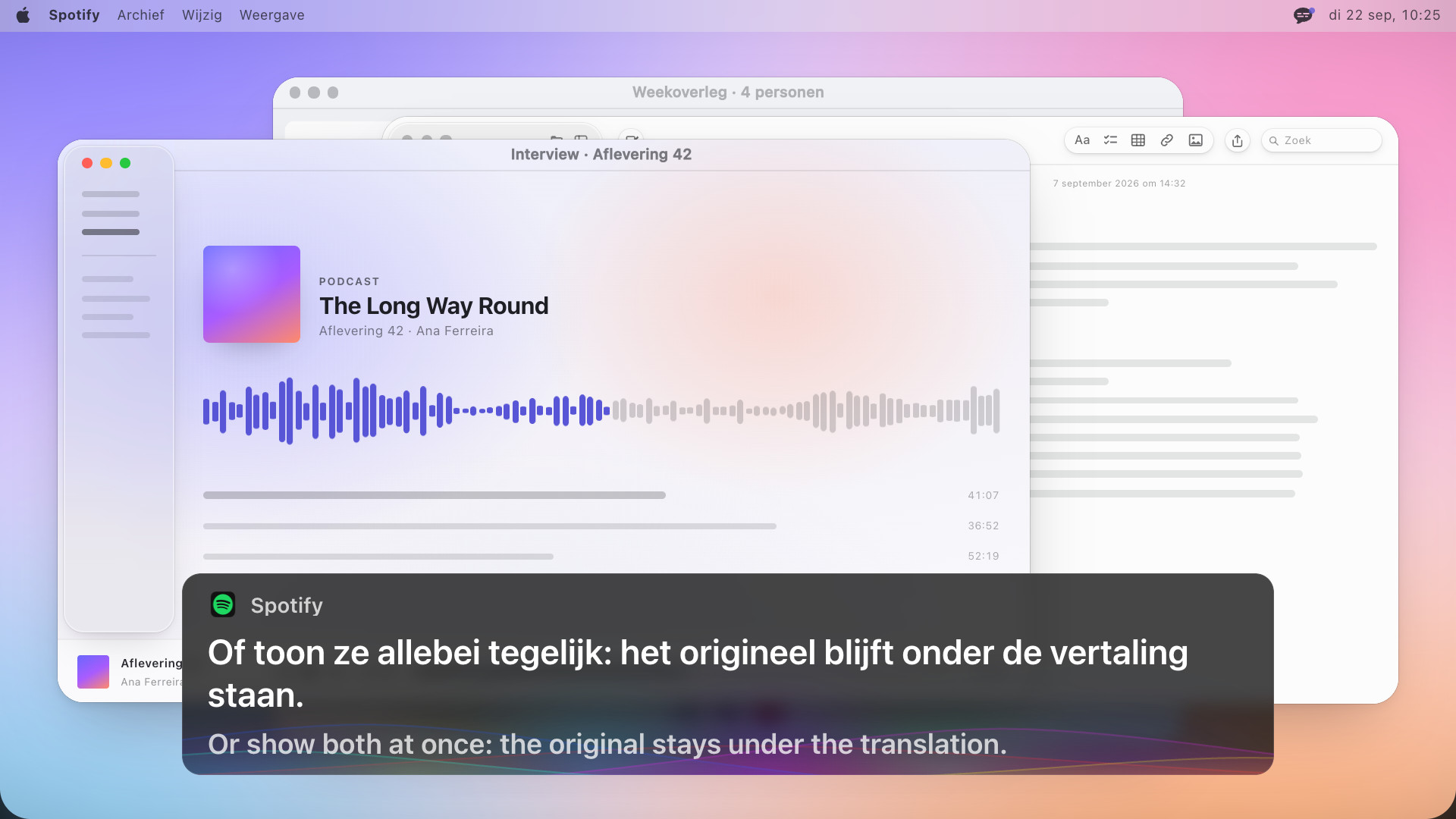 Een podcastspeler met een ondertitelvak in twee talen: Or show both at once: the original stays under the translation, en daaronder het Spaanse origineel: O muestra los dos a la vez: el original se queda debajo de la traducción