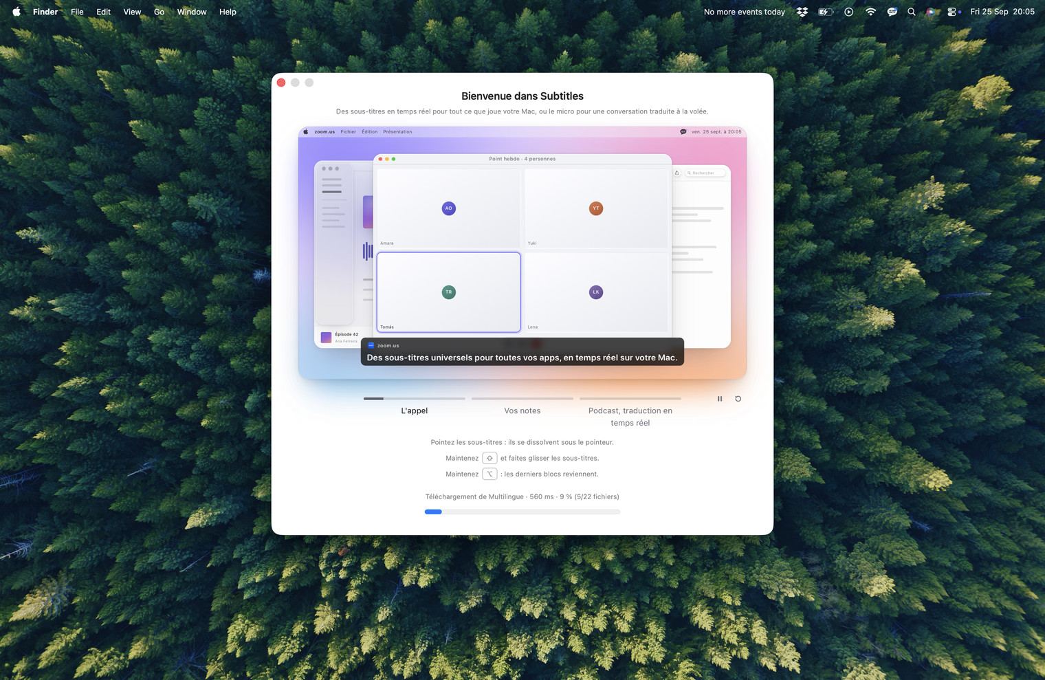 La fenêtre d'accueil de Subtitles sur un bureau Mac, montrant un appel sous-titré et une barre de progression indiquant « Téléchargement de Multilingue »
